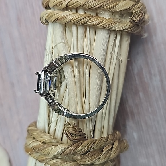 NEW SILVER PLATED PRINCESS CUT BLUE ZIRCON FASHION RING - Picture 5 of 9